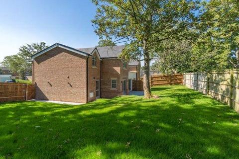 5 bedroom house to rent - Wilton Park,, Buckinghamshire,, HP9