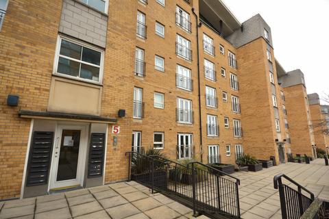 2 bedroom flat for sale, Fusion 5, Middlewood Street, M5 4LN