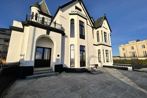 2 bedroom apartment for sale, '6 The Villa'  Esplanade, Scarborough