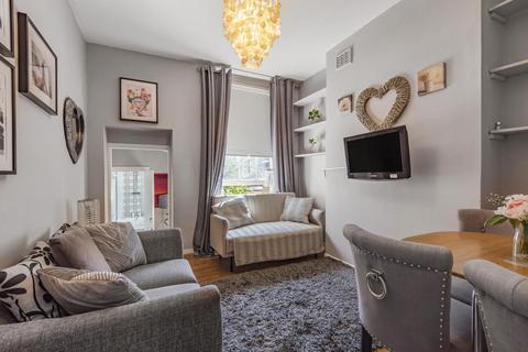 2 bedroom flat for sale - Macfarlane Road, Shepherd's Bush