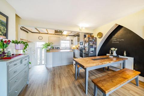 Flat 2, 59 Knatchbull Road, London, SE5 9QR