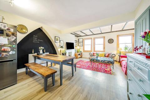 Flat 2, 59 Knatchbull Road, London, SE5 9QR