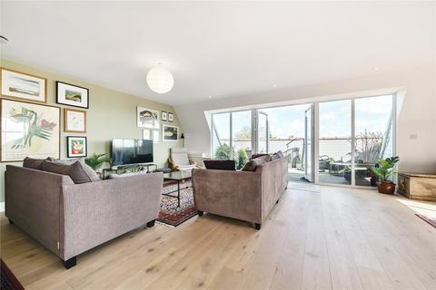 3 bedroom penthouse for sale, High Road, London, N20