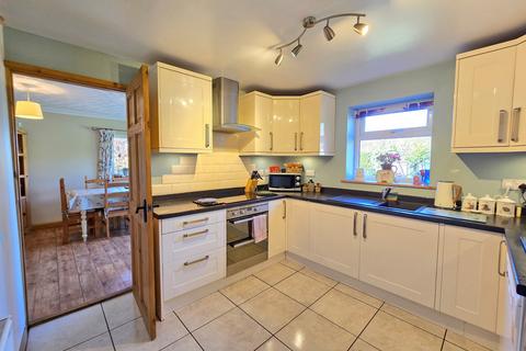 4 bedroom detached bungalow for sale, Launceston PL15