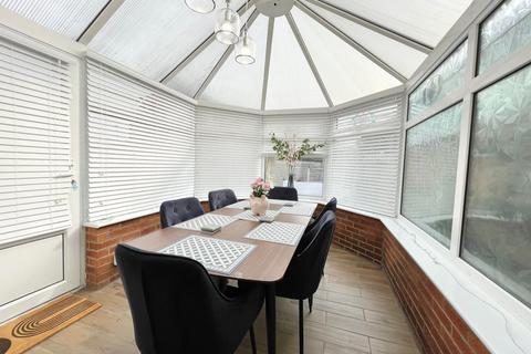 5 Crescent Road, Poulton-le-fylde, FY6 7JF