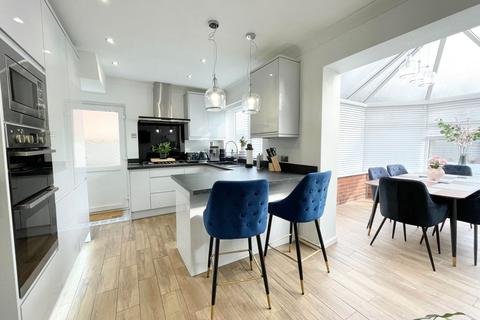 5 Crescent Road, Poulton-le-fylde, FY6 7JF