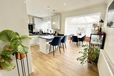 5 Crescent Road, Poulton-le-fylde, FY6 7JF