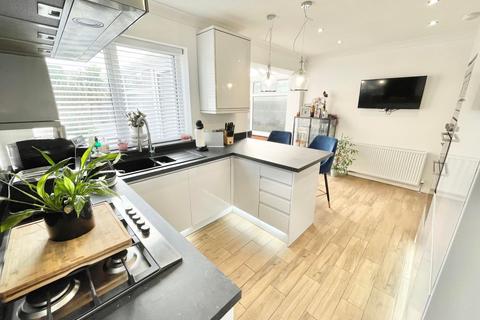 5 Crescent Road, Poulton-le-fylde, FY6 7JF
