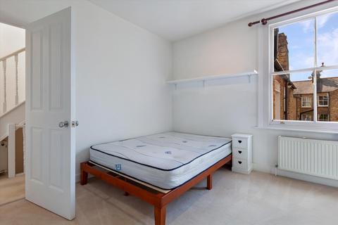 3 bedroom flat to rent - Honeybrook Road, London, SW12