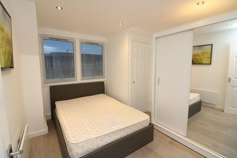1 bedroom flat to rent, Station Road, Egham, Surrey, TW20
