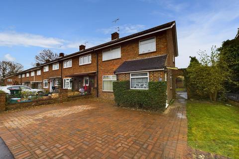 3 bedroom end of terrace house for sale - Crawley, Crawley RH10