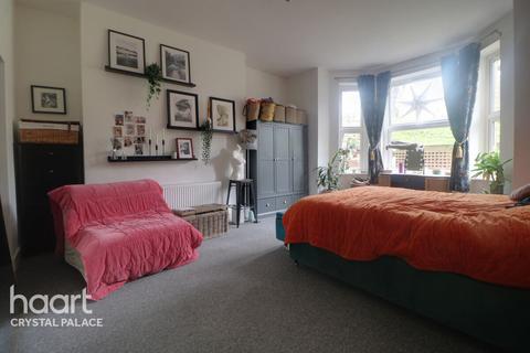 2 bedroom flat for sale, Thicket Road, Crystal Palace