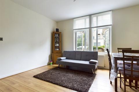 2 bedroom apartment to rent, Windlesham Gardens, Brighton, BN1