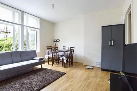 2 bedroom apartment to rent, Windlesham Gardens, Brighton, BN1