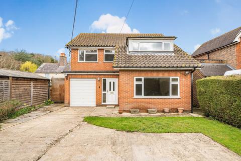4 bedroom detached house for sale - The Street, Newnham, ME9