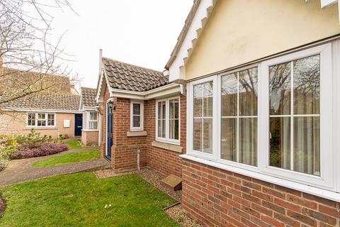 2 bedroom detached bungalow for sale, Old Brewery Yard, Suffolk IP19