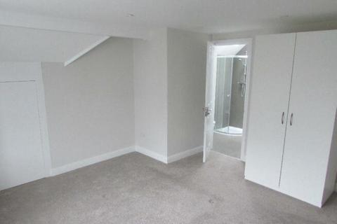 2 bedroom flat to rent - London Road, Sevenoaks, Kent, TN13 1AR