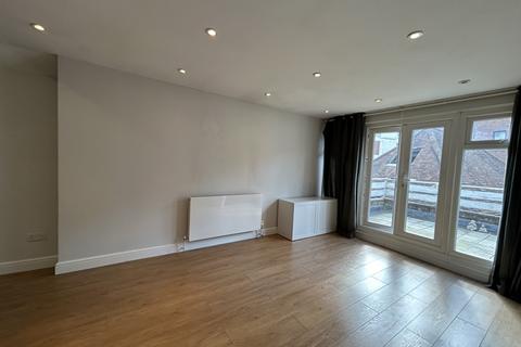 2 bedroom flat to rent, London Road, Sevenoaks, Kent, TN13 1AR