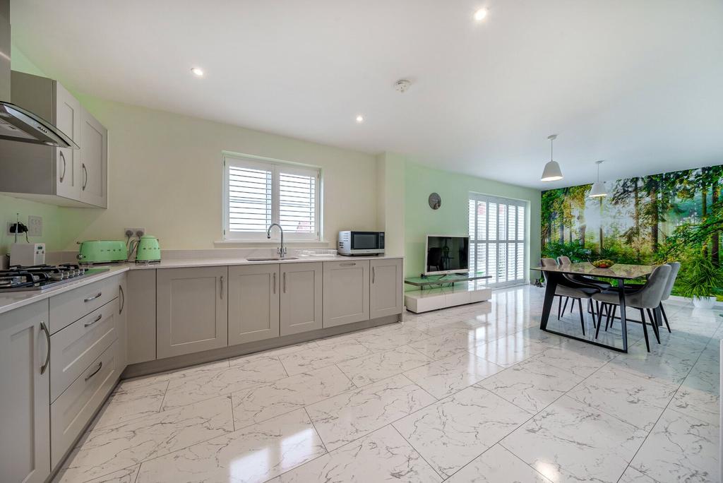 Kitchen/Dining Room