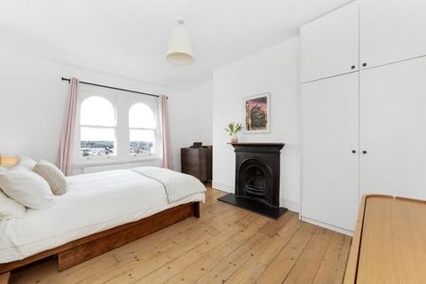 3 bedroom apartment for sale - Farquhar Road, Crystal Palace, London, SE19