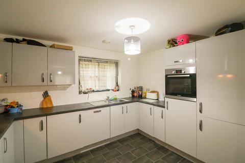 3 bedroom terraced house for sale, Kinderlee Way, Glossop SK13