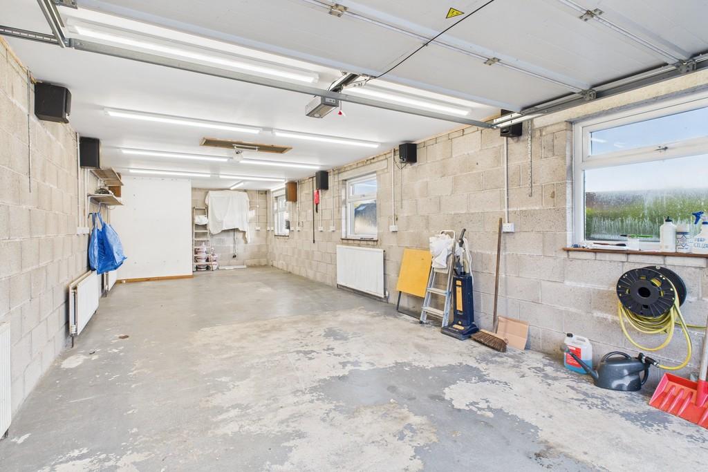 Detached Garage