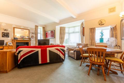 2 bedroom apartment for sale - Flat 4 Rotherwood, Thornbarrow Road, Windermere, Cumbria, LA23 2DG