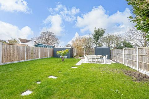 4 bedroom semi-detached house for sale, Nelson Road, Leigh-on-sea, SS9