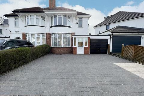 3 bedroom semi-detached house for sale - Jacey Road, Shirley