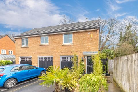 14 Bridgeside, Carnforth, LA5 9LF