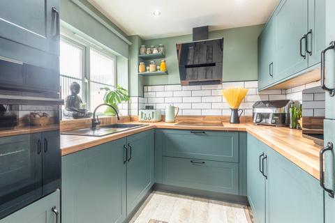 14 Bridgeside, Carnforth, LA5 9LF