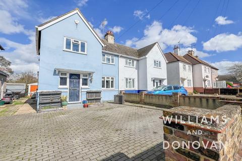 3 bedroom semi-detached house for sale, Doggetts Close, Rochford