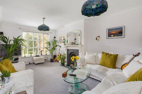 4 bedroom terraced house for sale, Queen Annes Close, Twickenham