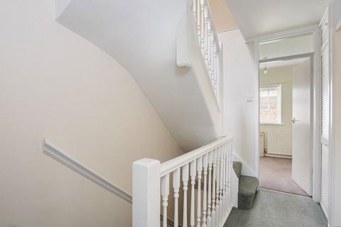 6 Queen Annes Close, Twickenham, TW2 5NN