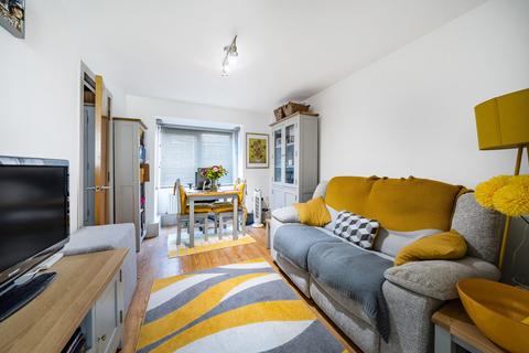 1 bedroom flat for sale, Guildford, Surrey GU1