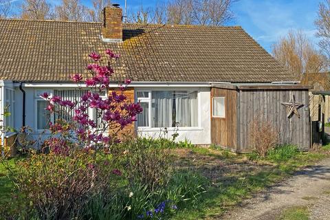 2 bedroom semi-detached bungalow for sale - Harbour Farm, Winchelsea Beach, East Sussex TN36 4LP