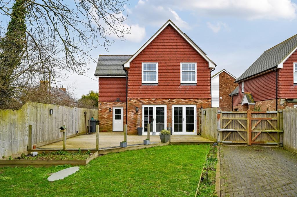 7-applegate-court (24)