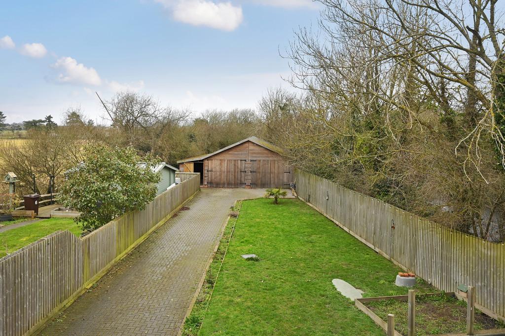 7-applegate-court (36)