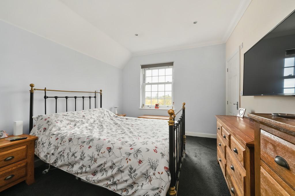 7-applegate-court (5)