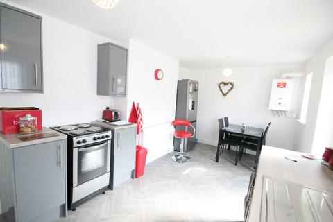 3 bedroom mews to rent, Beech Drive, Wistaston