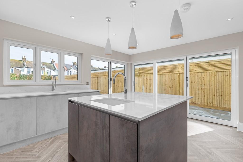 Kitchen outwards