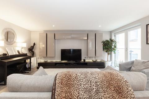3 bedroom apartment for sale, The Lion Brewery, St Thomas' Street