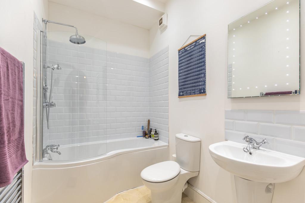 4, 14 Brunswick Terrace32