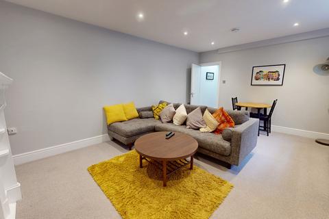 1 bedroom apartment for sale, Suffolk Square, Cheltenham