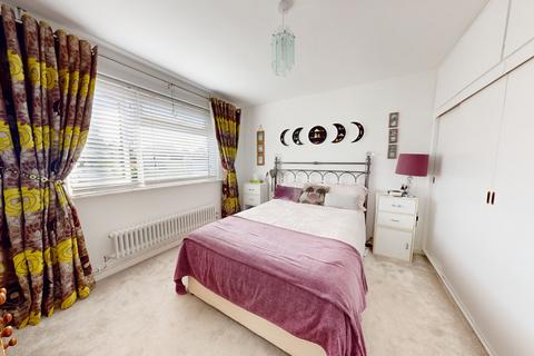 2 bedroom maisonette for sale, St Georges Close, Cheltenham