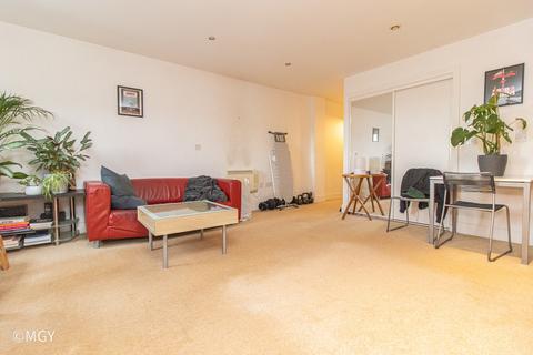 Flat share to rent - Lady Isle House, Prospect Place, Cardiff Bay