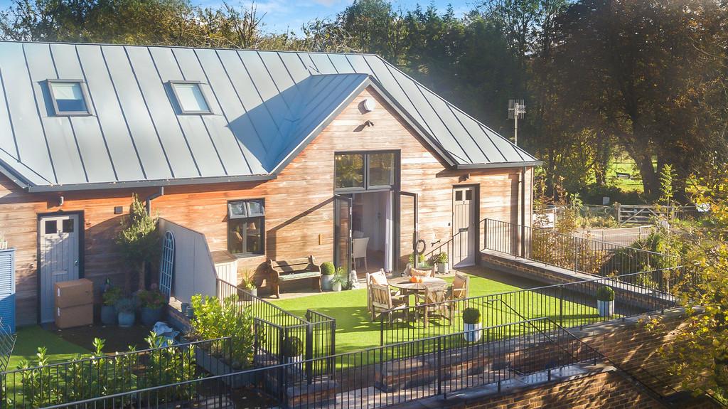 Hilliers Yard, Marlborough 3 bed apartment for sale £525,000