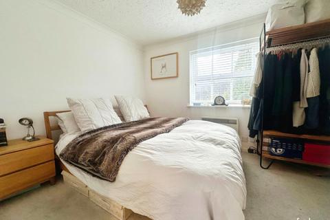 2 bedroom end of terrace house for sale - Hawkins Meadow, Marlborough