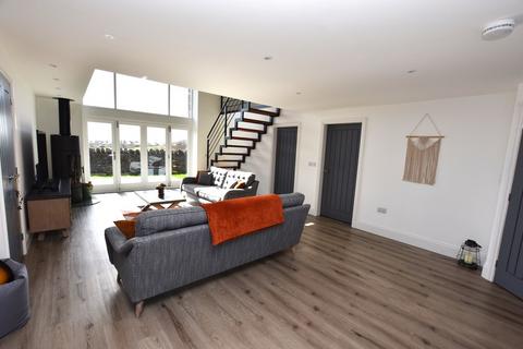 5 bedroom detached house for sale - Askam Road, Dalton-in-Furness, Cumbria