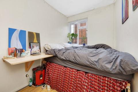 18 Bradstock Road, London, E9 5BJ